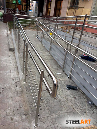 Ограждения пандуса из нержавеющей стали